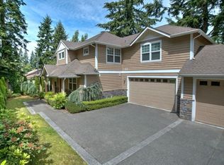 12028 NE 70th St, Kirkland, WA 98033