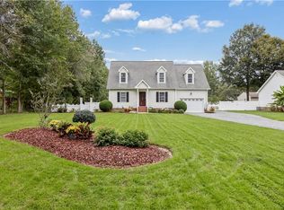12266 Poplar Trl, Gloucester, VA 23061
