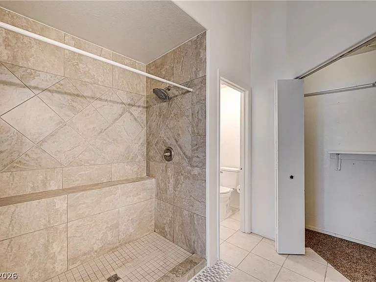 4040 Castle Cove Dr #4040 — Photo 9