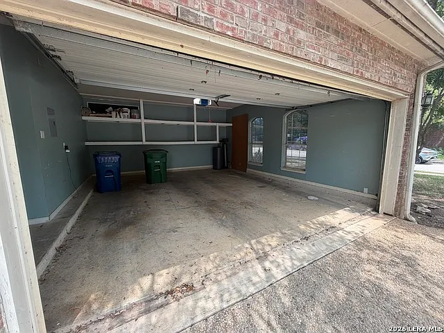 2411 Enfield Grove Dr — Photo 19
