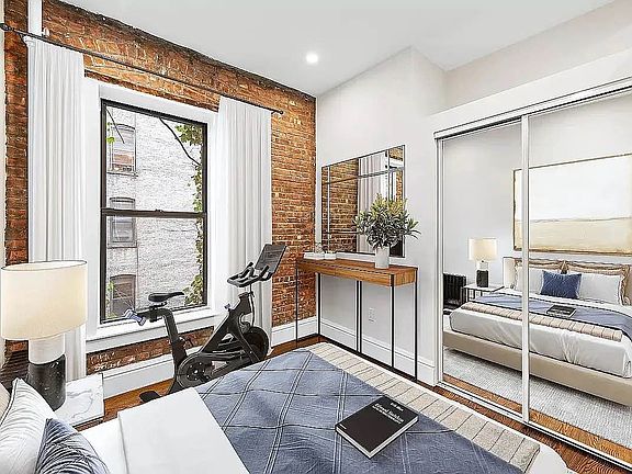 4th image of 264 W 25th St #2F