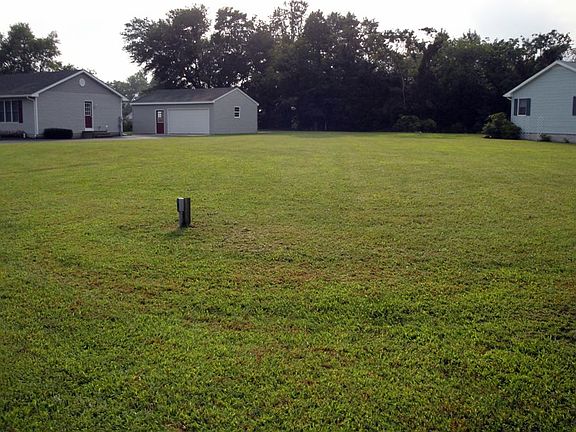 2nd image of Dorothy Circle