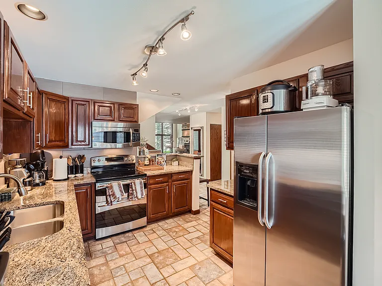 880 Homestead Dr #H33 — Photo 6