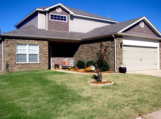 11445 SW 24th St, Yukon, OK 73099