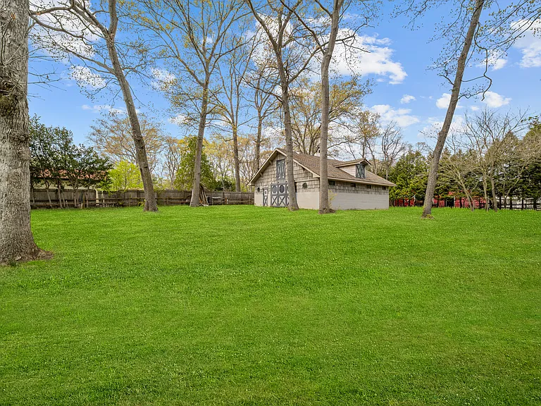 257 Southlawn Ave — Photo 33