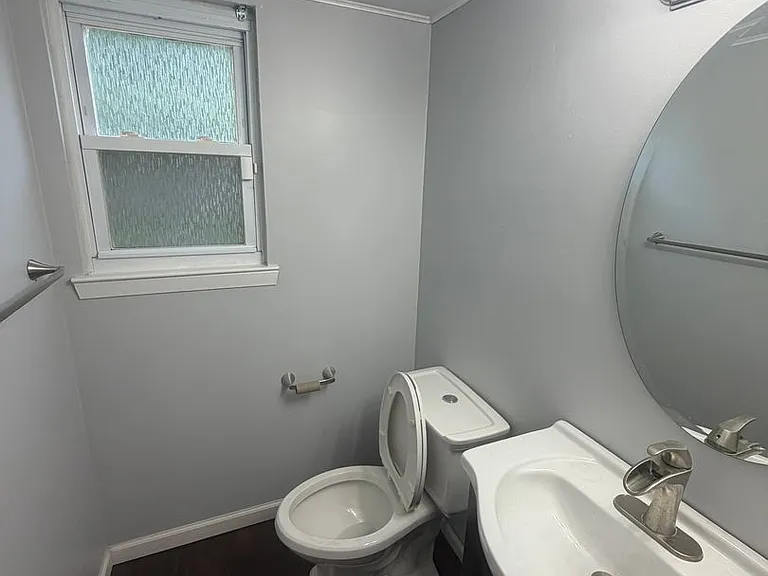 725 Birmingham Ave — Photo 4