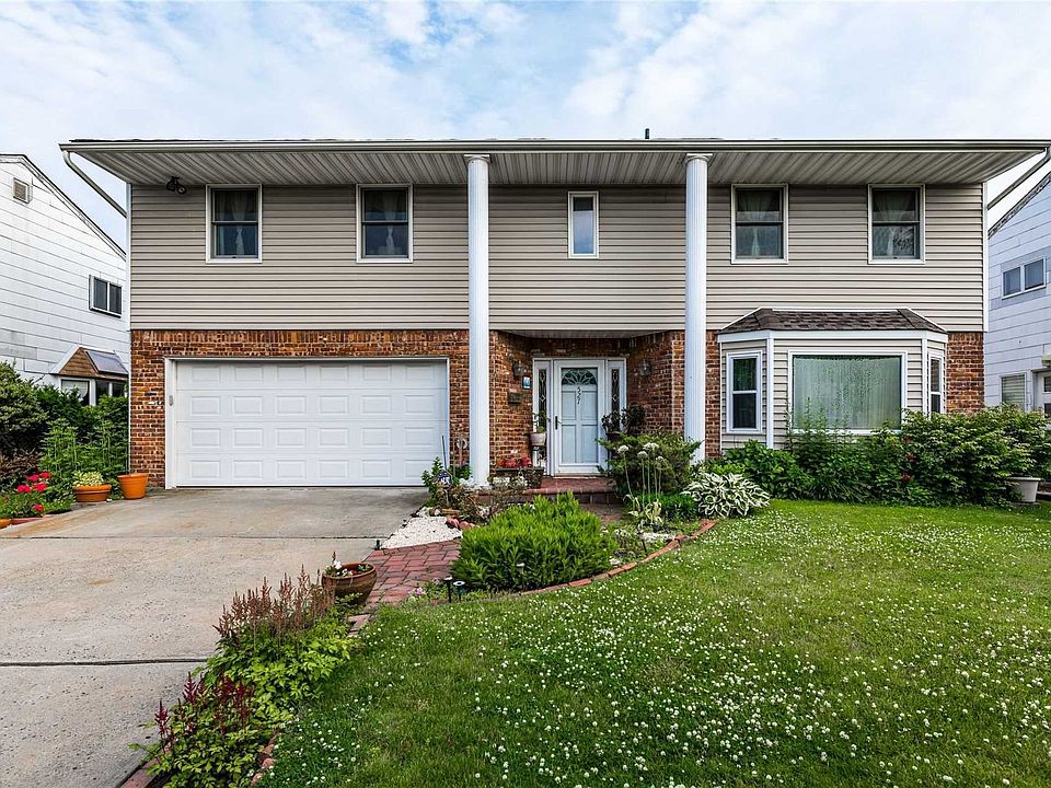 1st image of 527 Waterview Dr