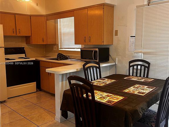 5th image of 2222 Taylor St APT 11