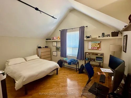 136 Springhurst Ave #8 Photo 1