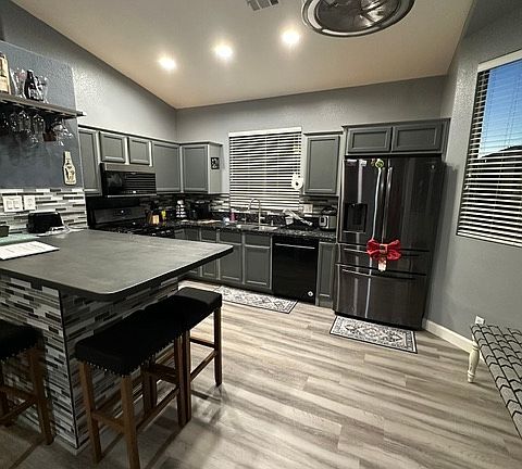 3rd image of 2486 Fresnal Canyon Ave