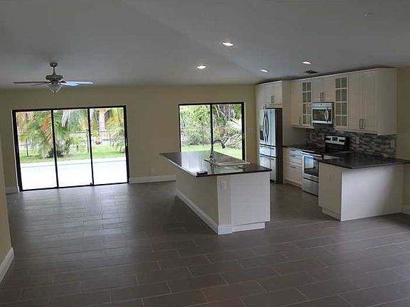 4th image of 4637 Nw 59 Wy
