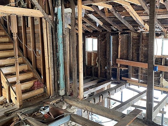 5th image of 6734 Bennetts Corners Rd