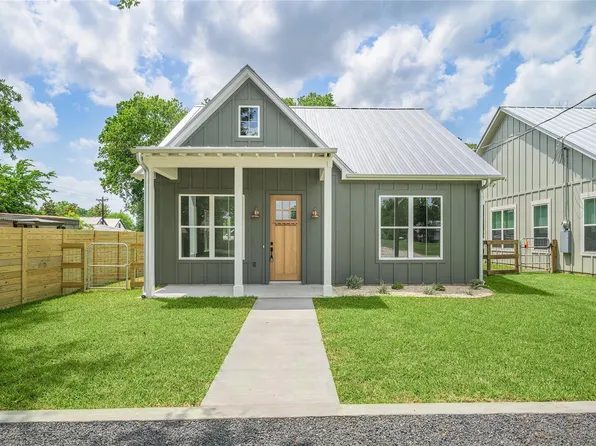 741 Pecan St, New Ulm, TX 78950