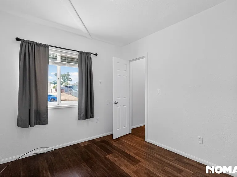 7705 Babcock Ave — Photo 12