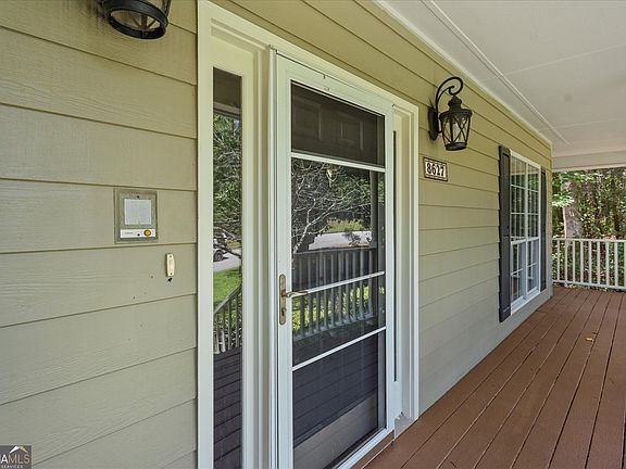 4th image of 8627 Foxridge Dr