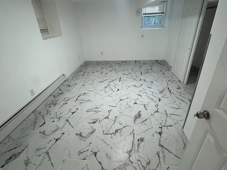 2218 Young Ave #1A — Photo 2