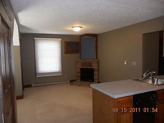 3rd image of 118 W Saint Joseph St APT 10