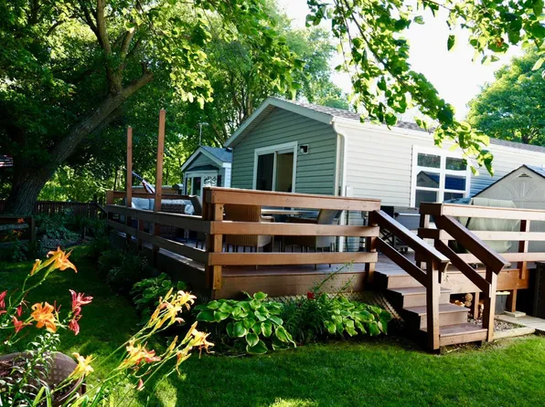108 1st St S #11, Elysian, MN 56028