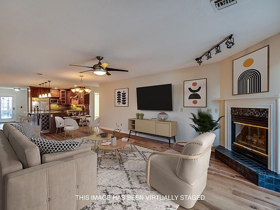 4th image of 5375 Mariners Cove Dr Unit 112