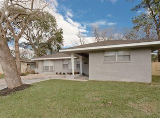 8625 Bob White Dr, Houston, TX 77074
