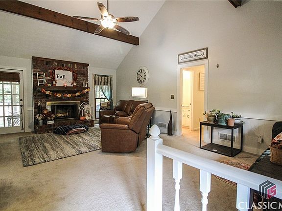 3rd image of 2807 Ravenwood Drive