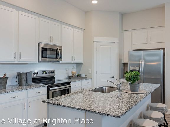 4th image of 955 N Jackson St #3
