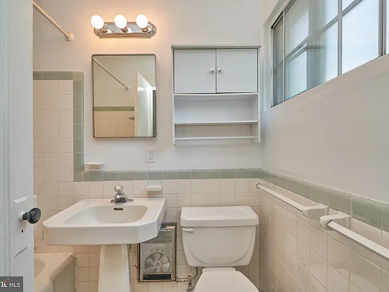 1553 Mount Eagle Pl — Photo 17