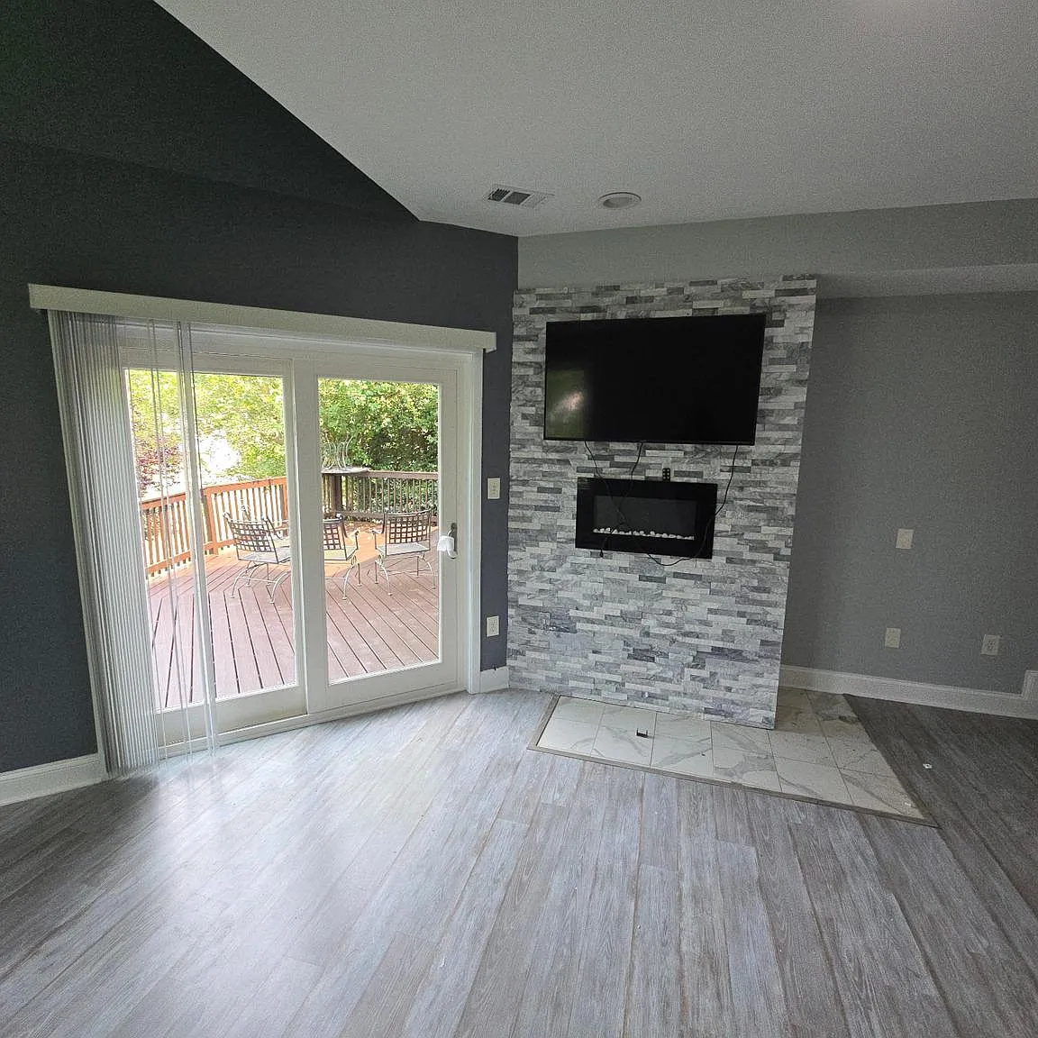 3 bed, 3.5 bath, 2859 sqft, $3,500 — Photo 2