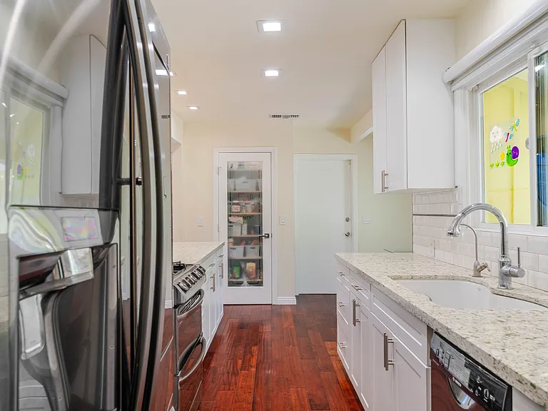 660 Woodbury Rd — Photo 8