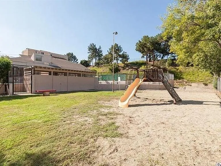 1791 Neil Armstrong St — Photo 14
