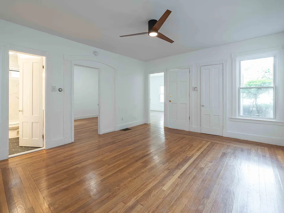 114 Edwards St #1B