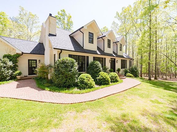 3rd image of 213 Runner Stone Dr