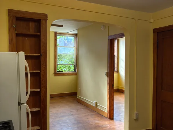 9 Center St #4, Burlington, VT 05401