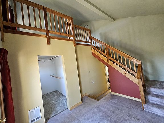 4th image of 401 Sentinel St