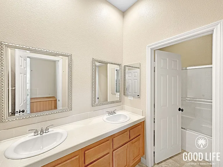 1348 N Paradise Ridge Way — Photo 18