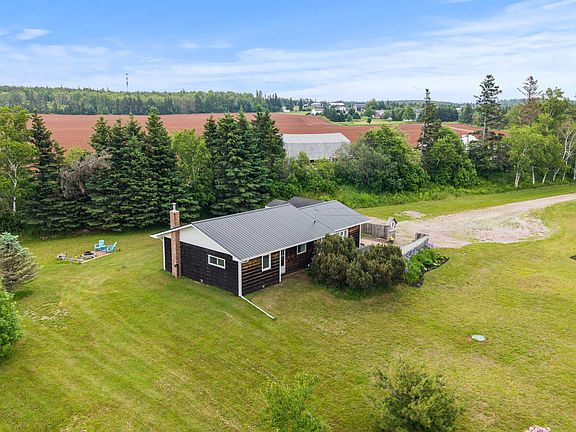 2nd image of 2482 Winsloe Rd