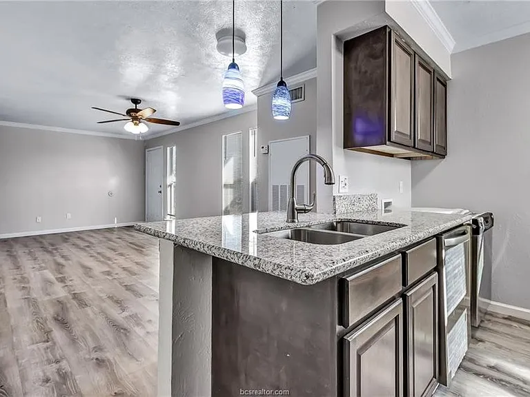 2410 Toro Ln #B — Photo 7