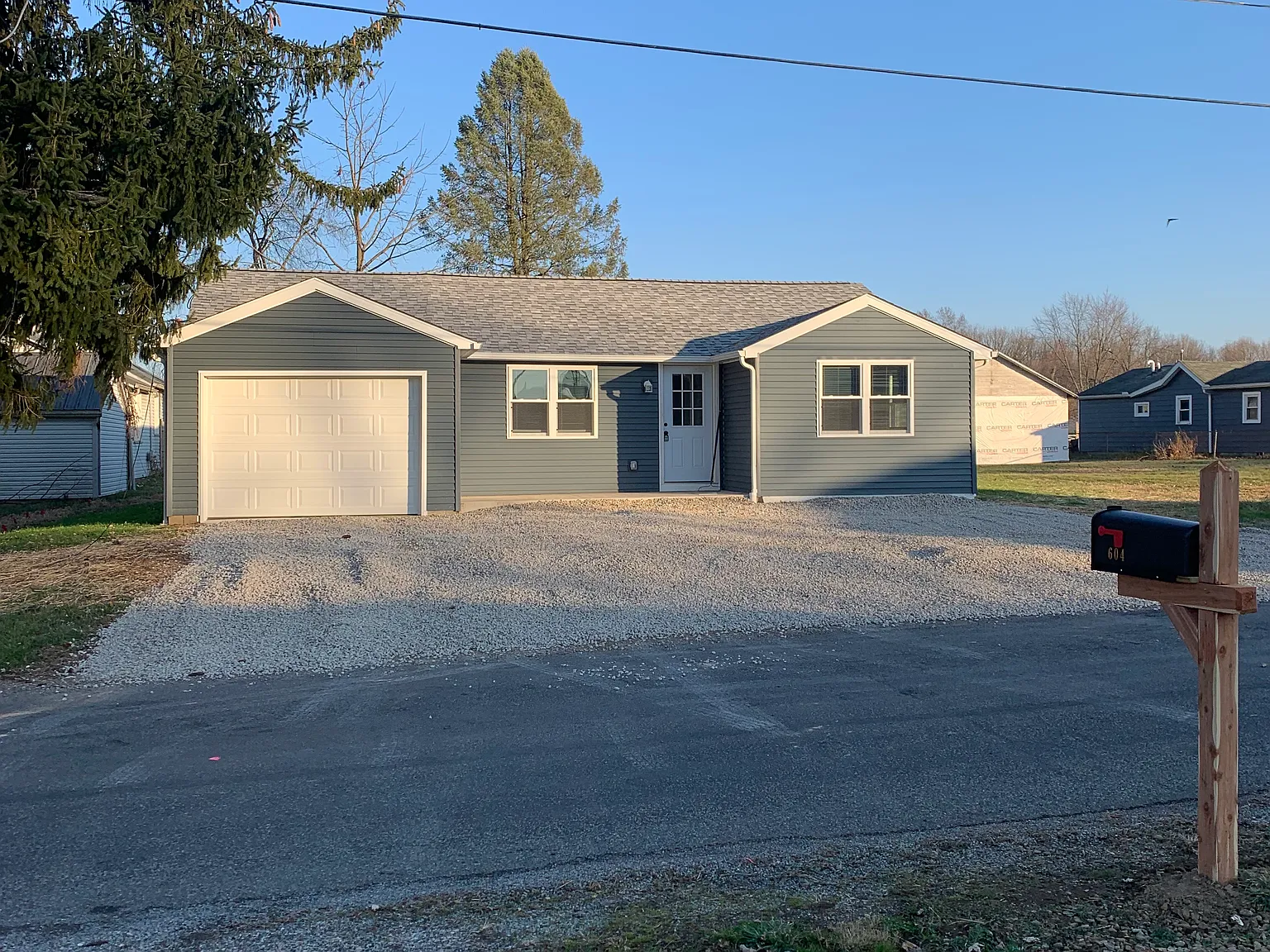 3 bed, 1304 sqft, $1,650 — Photo 1