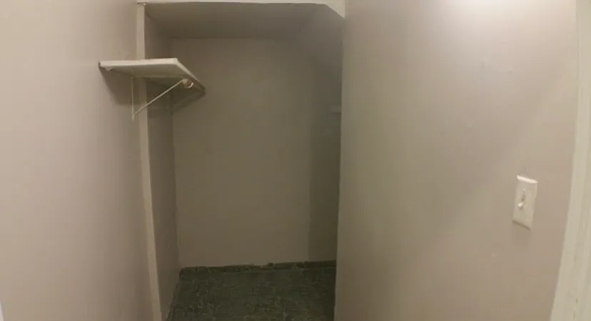 1138 W Ashby Pl — Photo 3