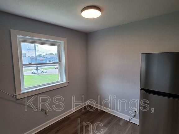 5th image of 2500 Leo St #1
