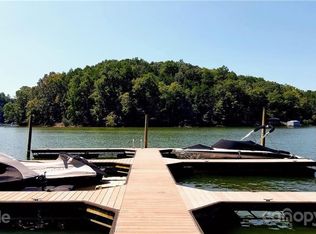 31 Larkhaven Dr, Nebo, NC 28761