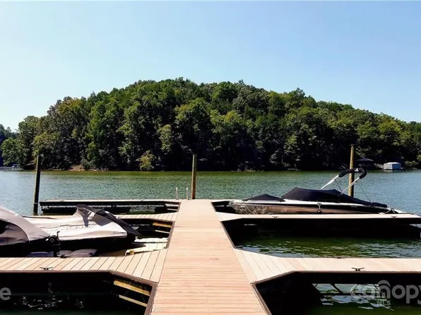 31 Larkhaven Dr, Nebo, NC 28761