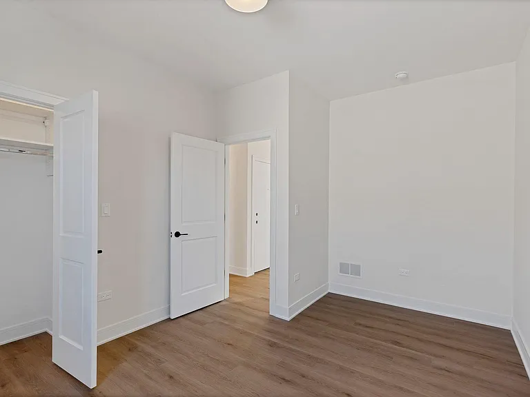 4224 S Langley Ave #2 — Photo 13