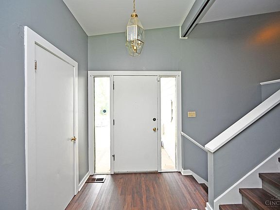 5th image of 319 W Sycamore St