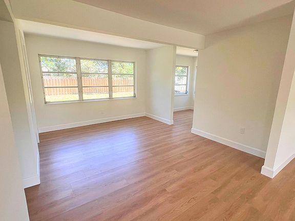 4th image of 4787 Tortuga Dr