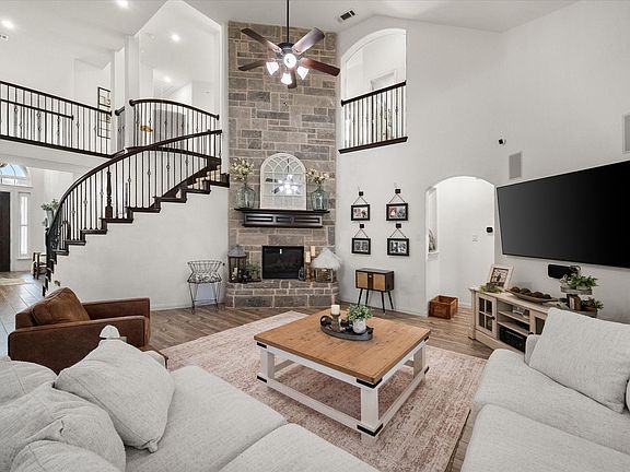 2nd image of 9805 Nolina Rd