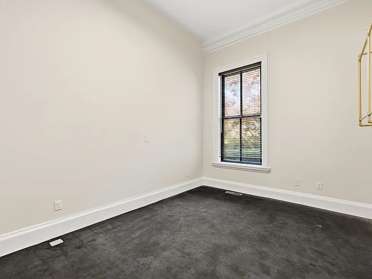 1110 Washington St — Photo 18