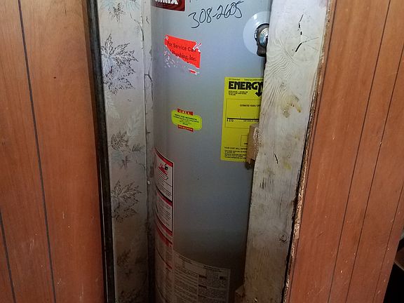 5th image of 646 2nd Ave E