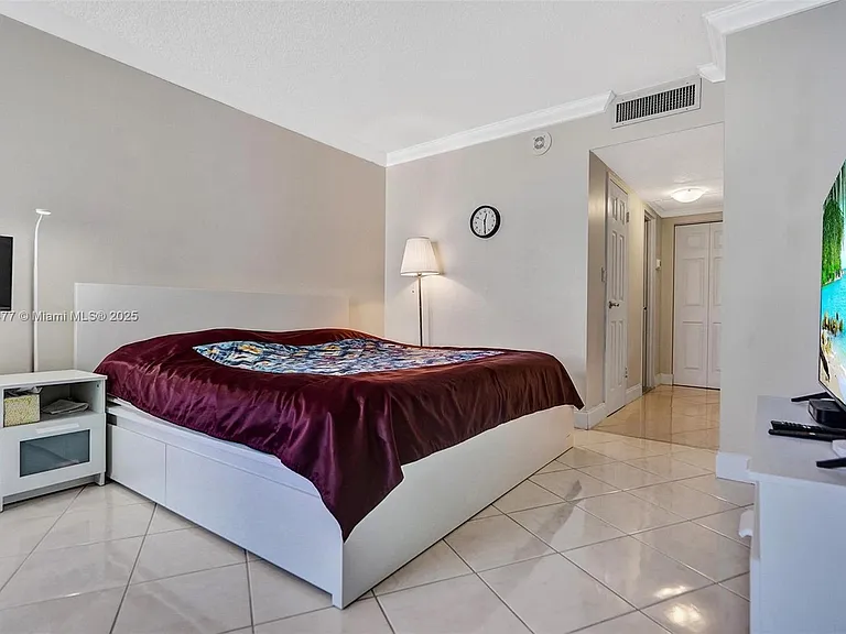 3180 S Ocean Dr #1504 — Photo 8