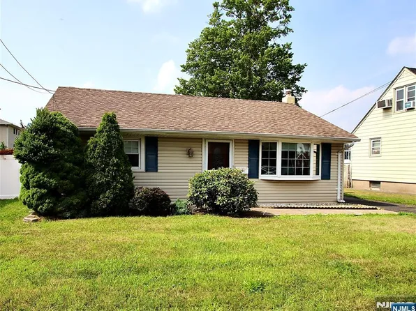 309 President St, Saddle Brook, NJ 07663